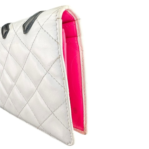 Authentic CHANEL White Quilted Leather & Black CC Cambon Large Wallet with Box - Picture 7 of 16